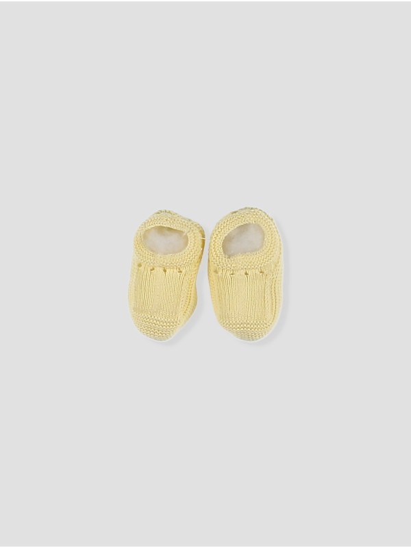 Knitted baby shoe